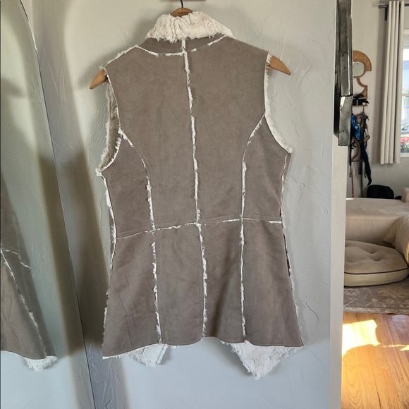 Altar'd State Cream and Tan Shearling Vest - Picture 7 of 7